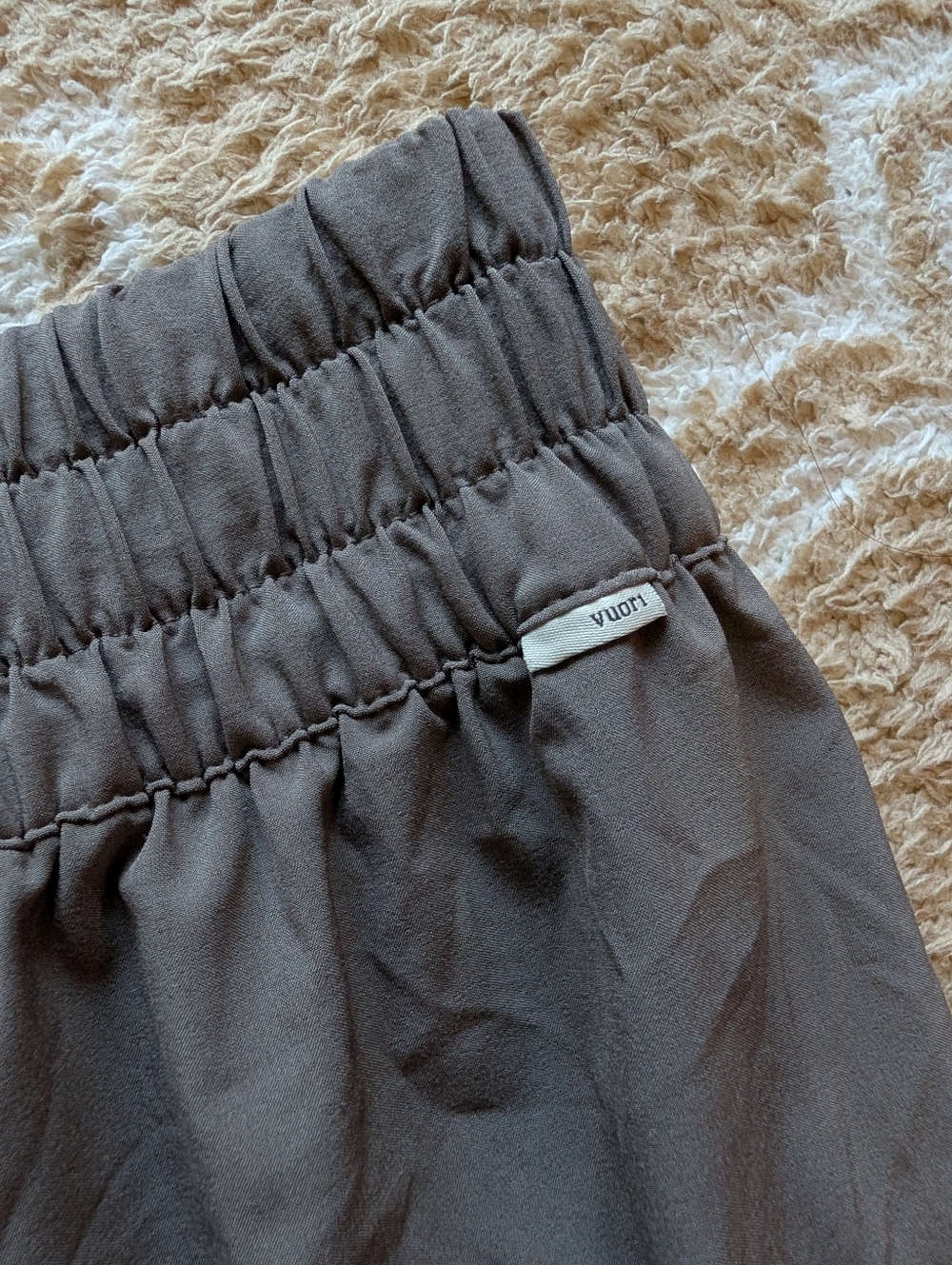 Vuori Villa Cargo Jogger Chia NWT - Picture 4 of 8